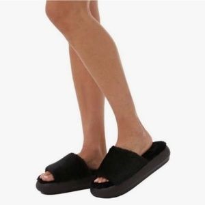 NIB 32 degrees Heat Plush Cushion Slide - W L (9-10)